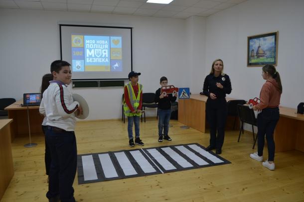 Світ дорожнього руху в розважально-ігровому форматі на Прикарпатському факультеті
